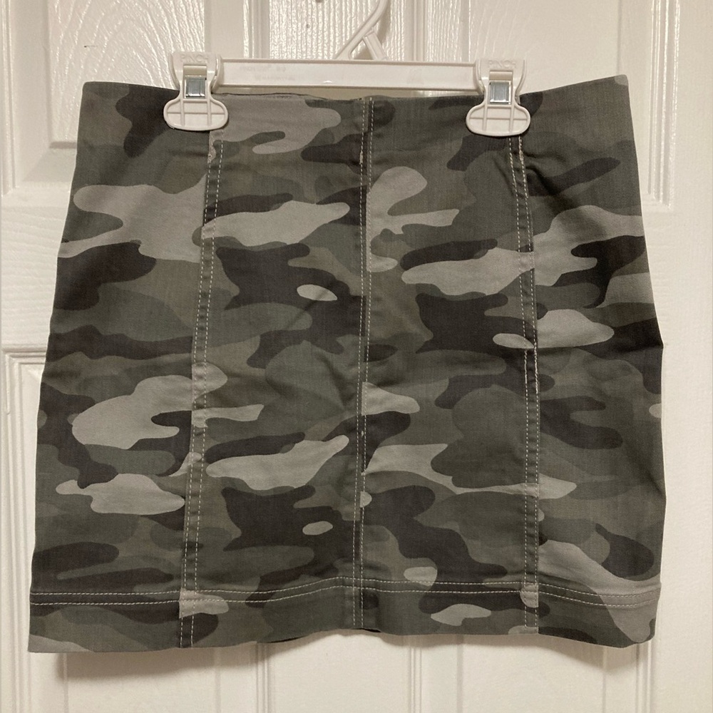 •Jolt Army Green Camo Junior Size 9/29W Seamed Mini Skirt #F